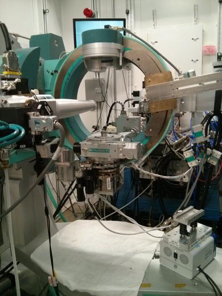 6-circle diffractometer at Advanced Light Source in ANL